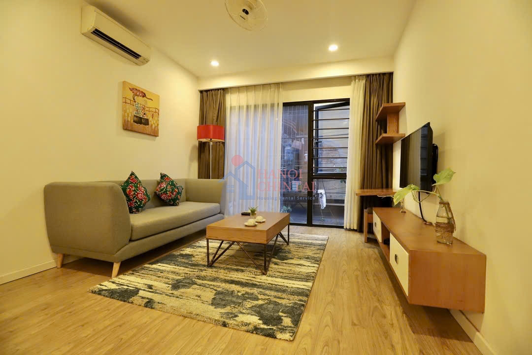 Dao Tan 通りの明るい1ベッドルーム・1バスルームアパートメント