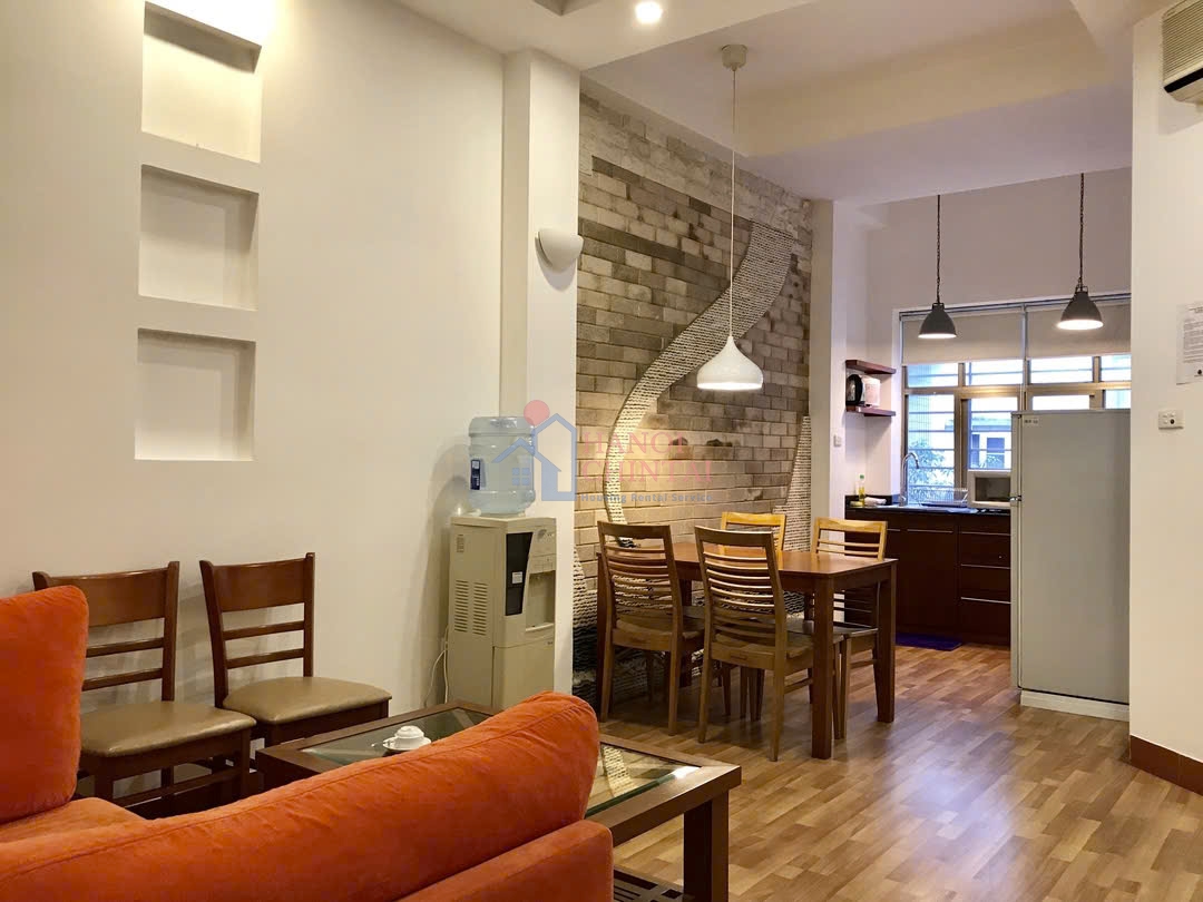 Dao Tan Street・Ba Dinh District にある明るい 1BR 賃貸アパート