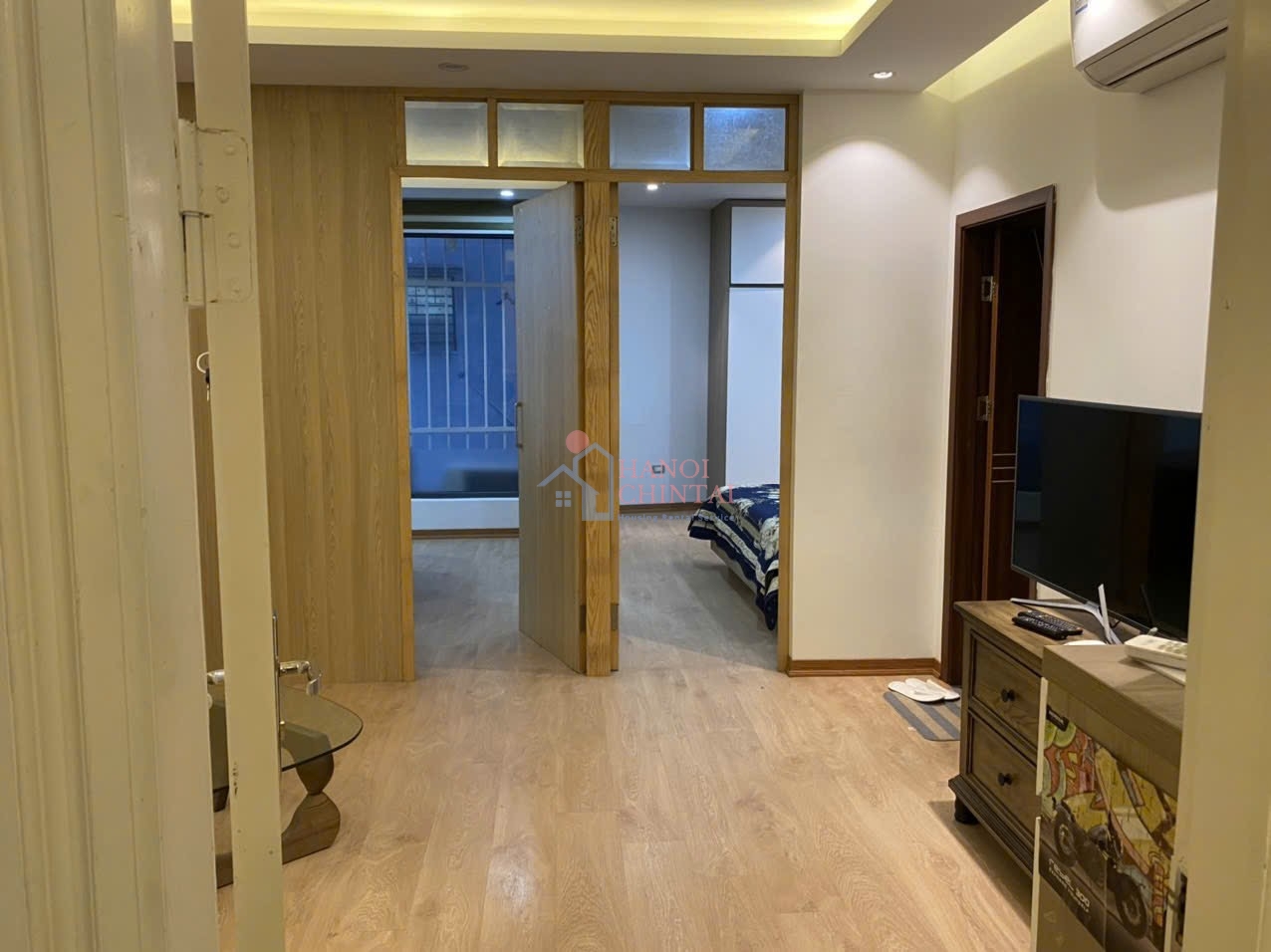 Truc Bach WardのNguyen Khac Hieu Streetにある家具付き1ベッドルームアパート