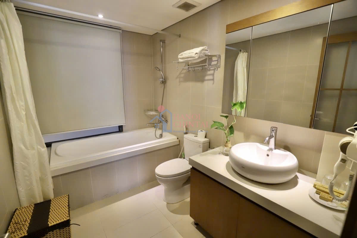 ハノイ市バーディン区Dao Tan Streetにある広々とした1ベッドルーム賃貸アパート