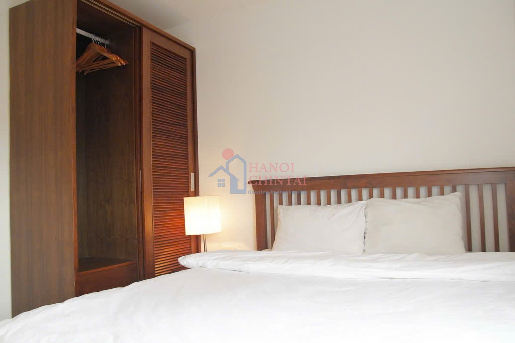 バーディン区 Pham Huy Thong Street のスタイリッシュ1ベッドルームアパート