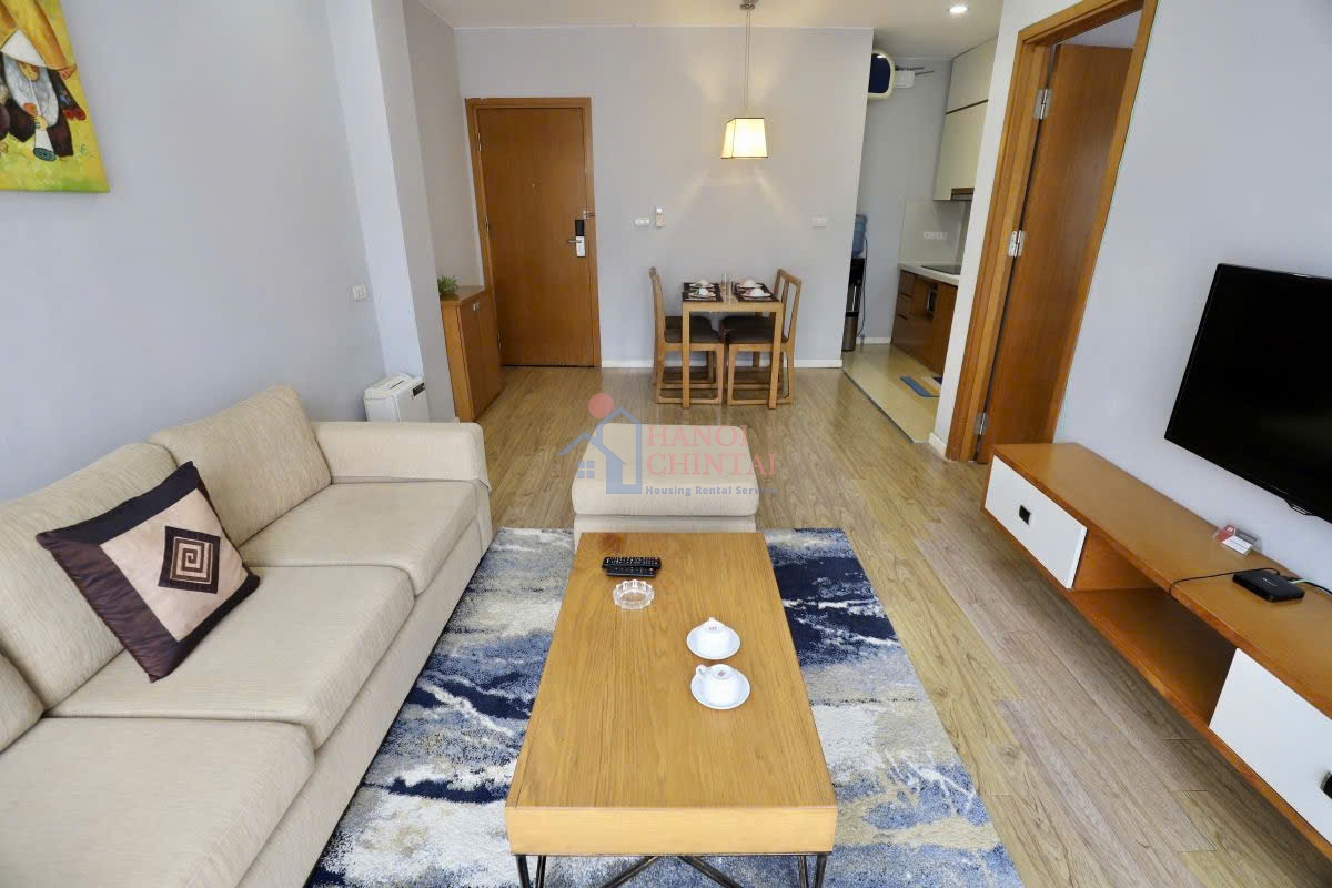 Dao Tan Street, Ba Dinh District, Hanoi にある明るい1ベッドルーム賃貸アパート