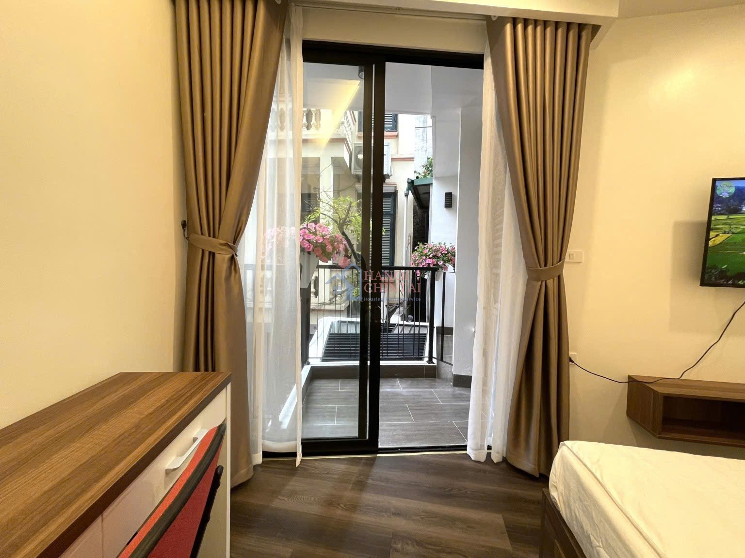 Affordable Pet-Friendly 1-Bedroom Apartment for Rent on Hoang Hoa Tham Street, Hanoi