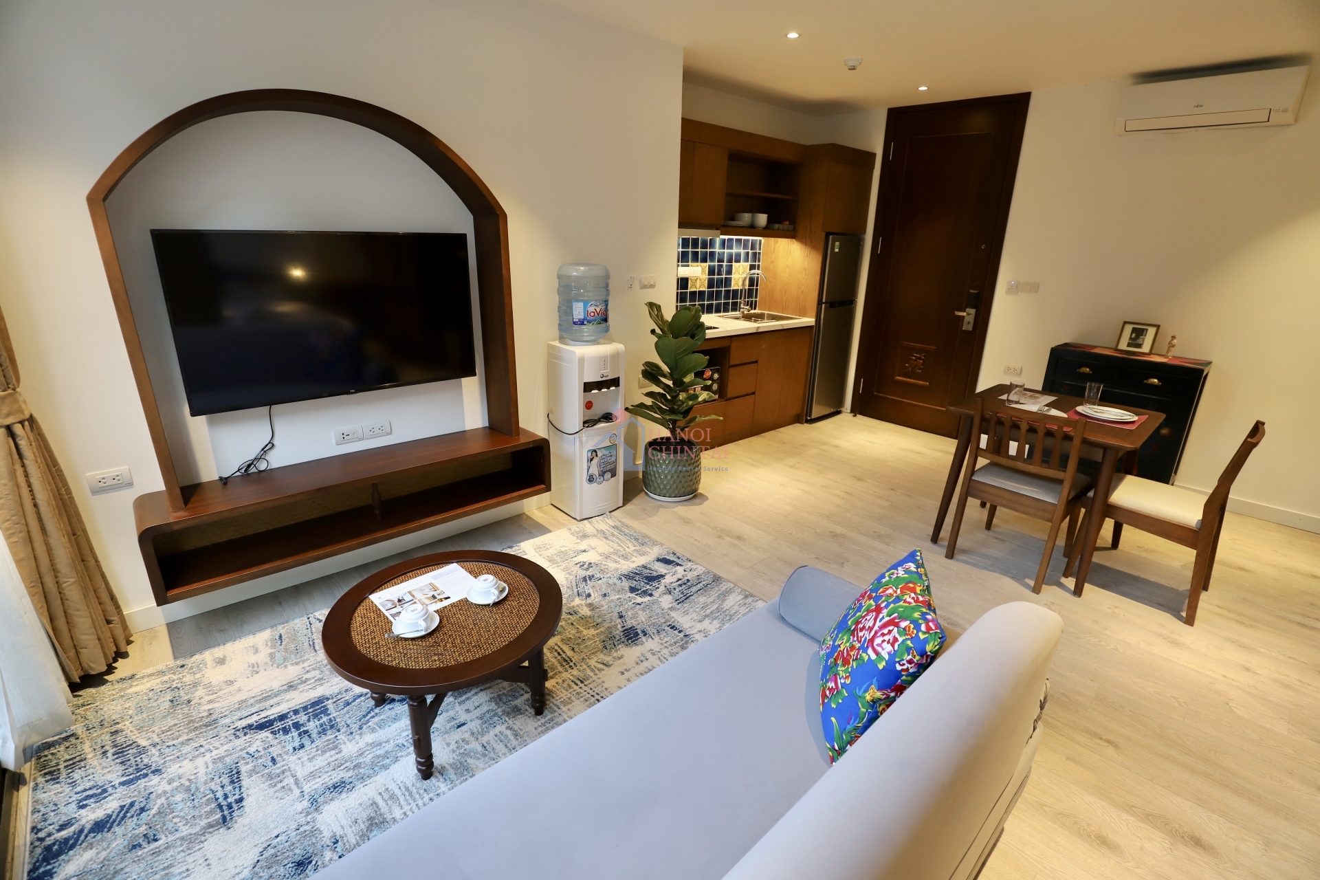 バーディン区リンランのモダンな55㎡・1ベッドルームサービスアパート