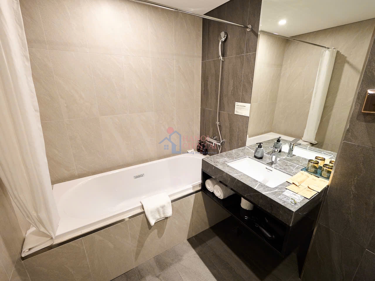 Duy Tan Street, Cau Giay Ward｜スタジオサービスアパートメント｜35㎡｜月額1,375ドル