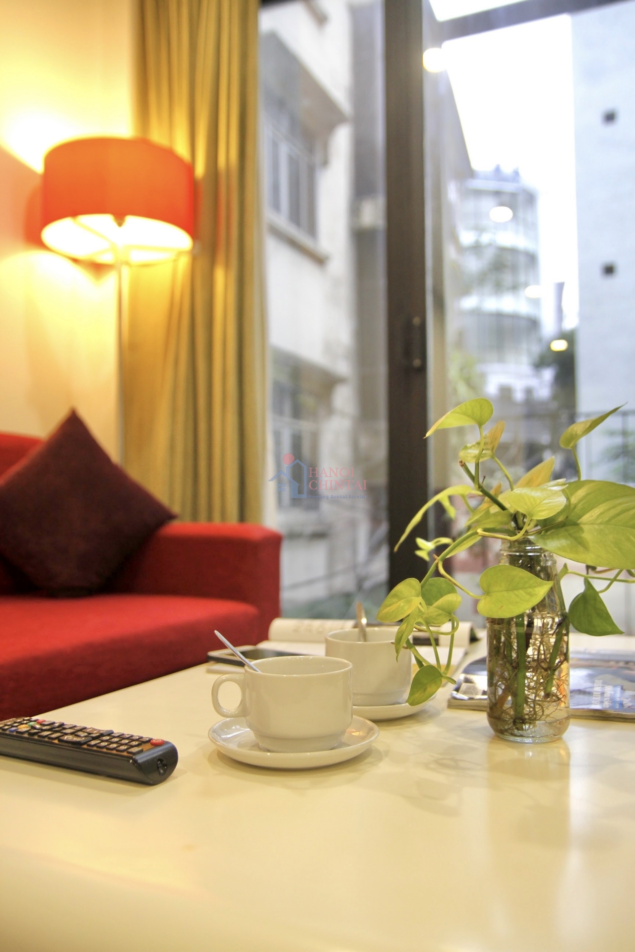 タイホー地区のモダン家具完備2ベッドルームサービスアパートメント(To Ngoc Van通り）