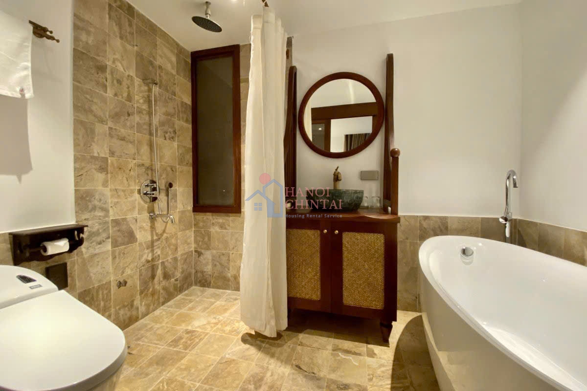 Tay Ho  Ward・To Ngoc Van の85㎡・2ベッドルーム賃貸アパート