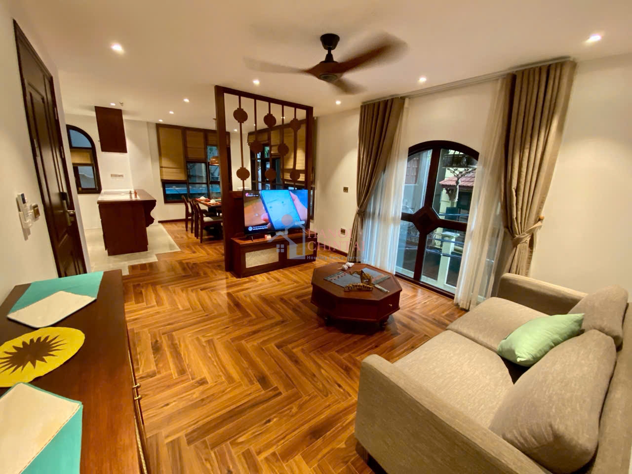 Tay Ho  Ward・To Ngoc Van の85㎡・2ベッドルーム賃貸アパート