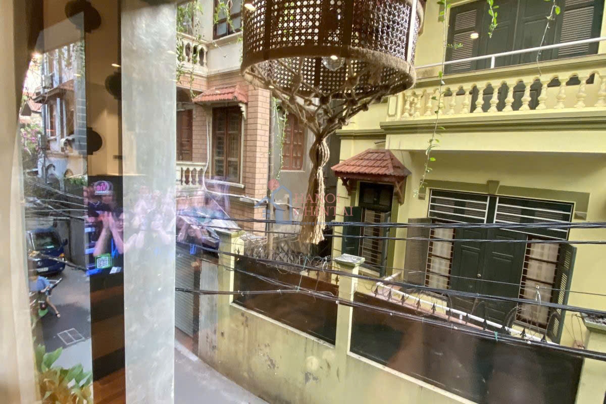 Tay Ho  Ward・To Ngoc Van の85㎡・2ベッドルーム賃貸アパート