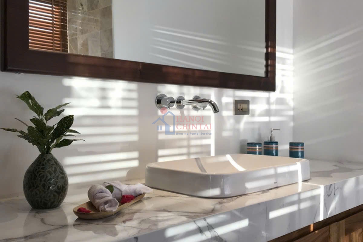 アパートメント 701 – タイホーの Xom Chua 通りにある高級 3 ベッドルーム サービスアパートメント (190 平方メートル)