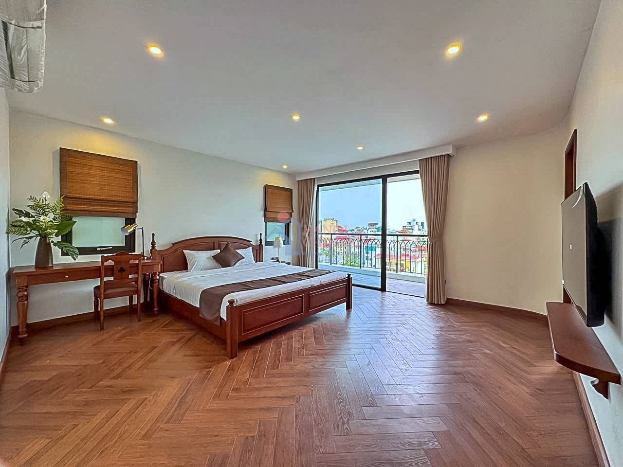 タイホー区、Xuan Dieu通りにある豪華な3ベッドルームアパートメント – 260m²、6階