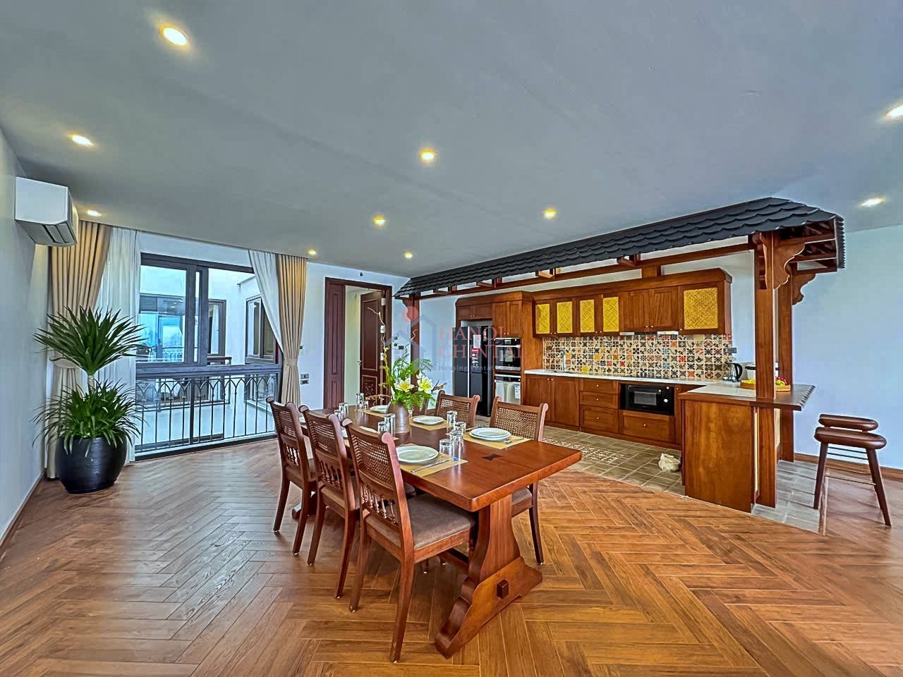 タイホー区、Xuan Dieu通りにある豪華な3ベッドルームアパートメント – 260m²、6階