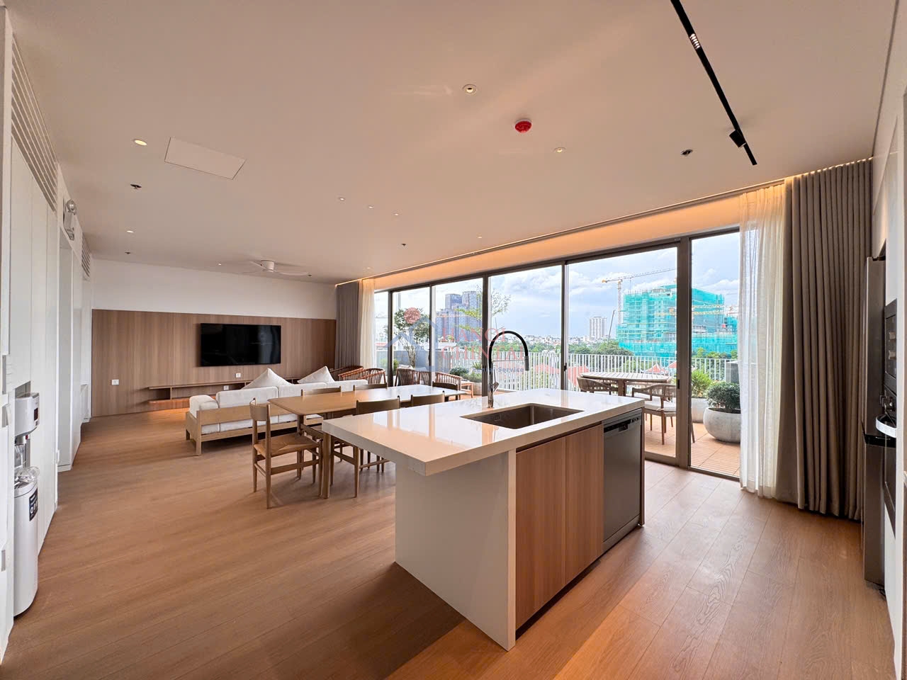 Quang Khanh Street, Tay Ho Ward｜3ベッドルームデュプレックスサービスアパートメント｜280㎡
