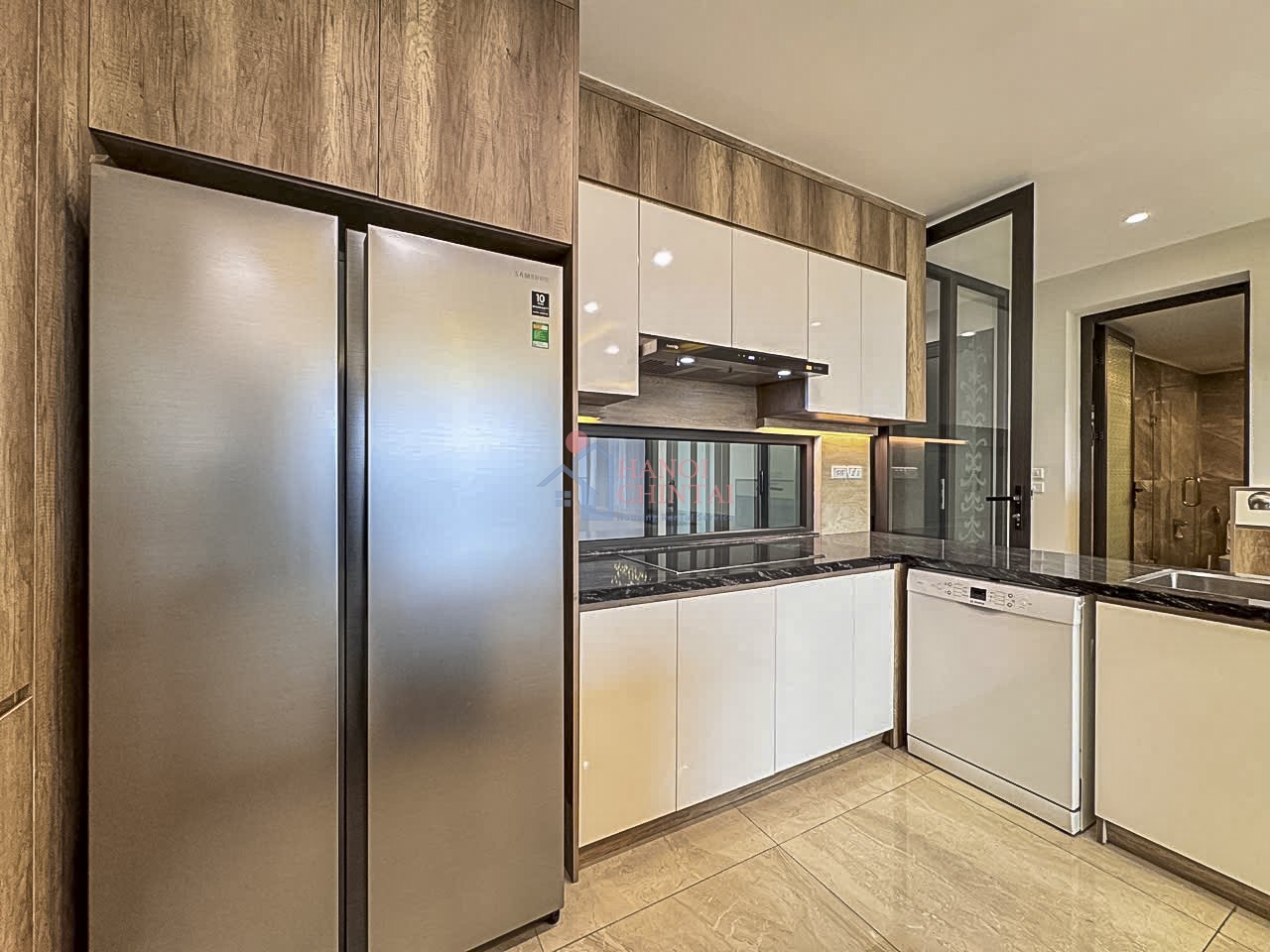 タイホー区、To Ngoc Van Streetにある豪華な2ベッドルームアパートメント – 180m²、2階