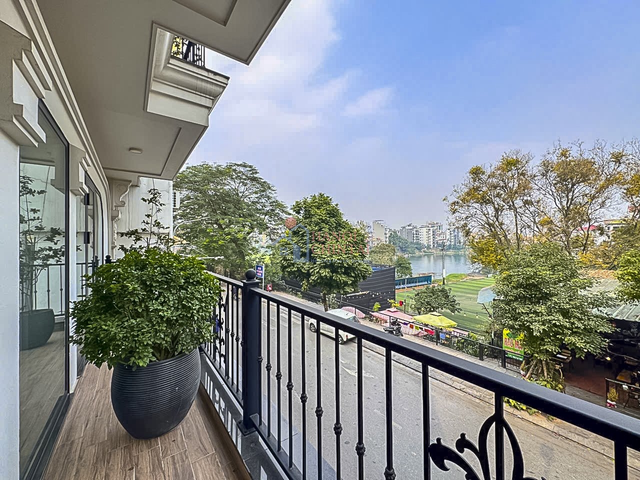 タイホー区、To Ngoc Van Streetにある豪華な2ベッドルームアパートメント – 180m²、2階