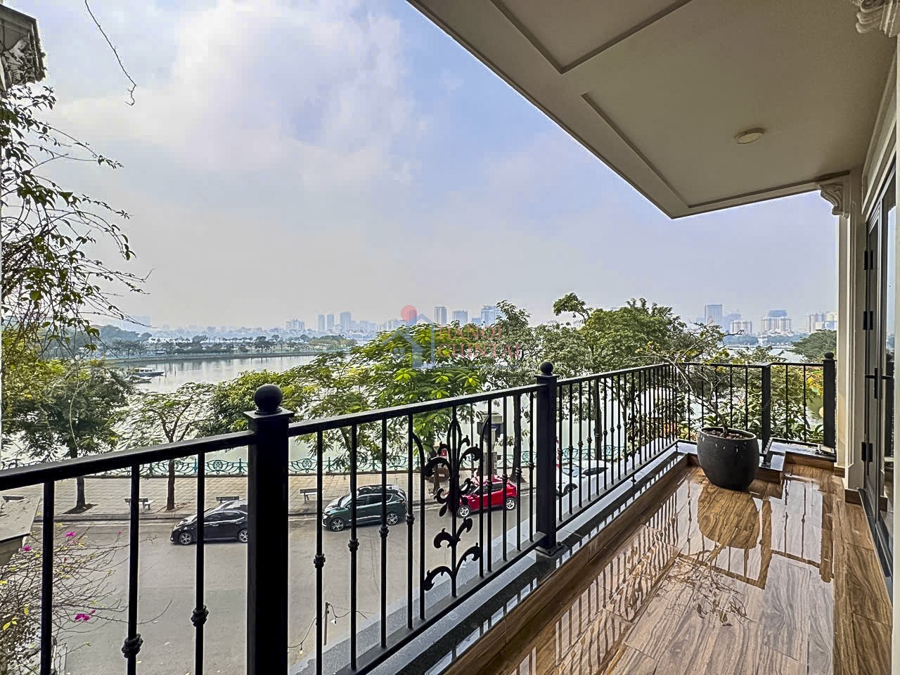 タイホー区、To Ngoc Van Streetにある豪華な2ベッドルームアパートメント – 180m²、2階
