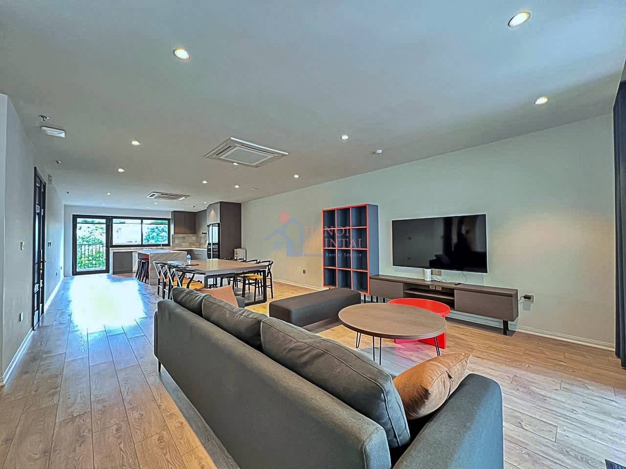 タイホー区、To Ngoc Van Streetにある豪華な3ベッドルームアパートメント – 130m²、5階