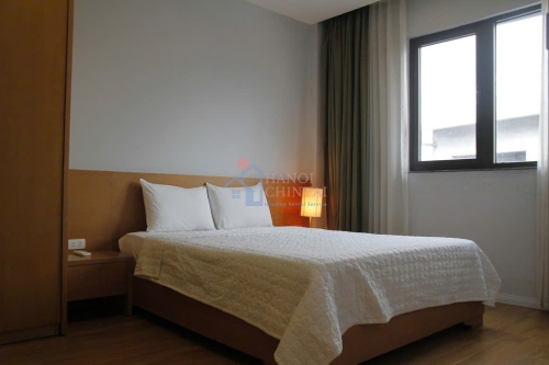 Dao Tan St, Ba Dinh, Hanoi にあるモダンな1ベッドルーム賃貸アパート image 1